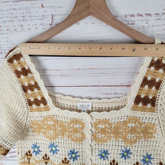 Le Lis Crochet Knit Top Button Cropped Womens Size M/L Short Sleeve Boho Beige - Picture 4 of 11